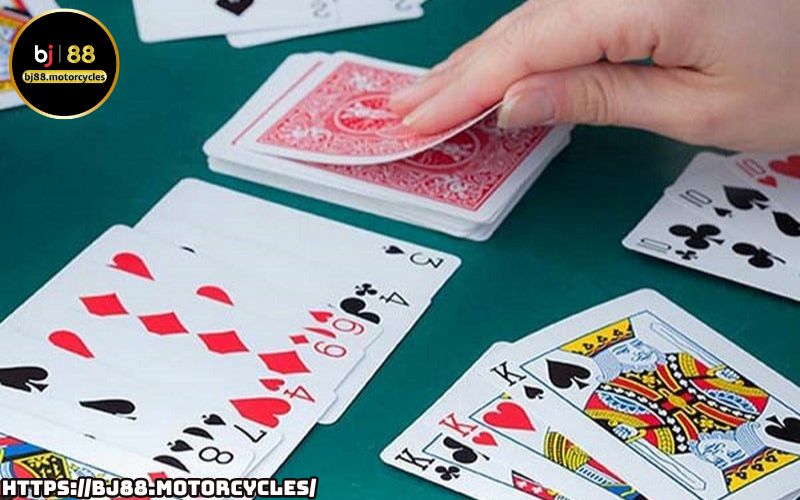 Phỏm BJ88 là game bài hấp dẫn, đòi hỏi chiến thuật cao, mang đến trải nghiệm giải trí đỉnh cao Phỏm BJ88 là game bài hấp dẫn, đòi hỏi chiến thuật cao, mang đến trải nghiệm giải trí đỉnh cao