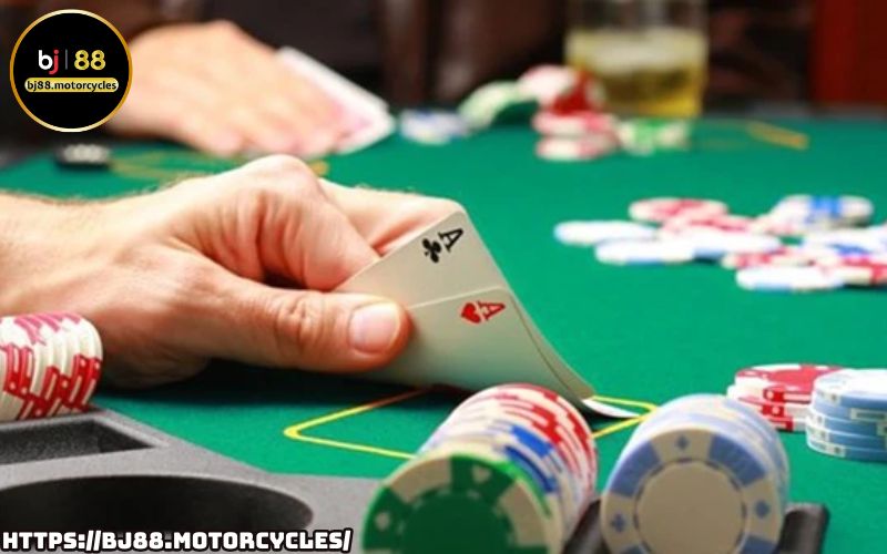 Poker BJ88 không chỉ hấp dẫn với tỷ lệ thưởng cao mà còn là nơi rèn luyện tư duy chiến thuật cực đỉnh Poker BJ88 không chỉ hấp dẫn với tỷ lệ thưởng cao mà còn là nơi rèn luyện tư duy chiến thuật cực đỉnh